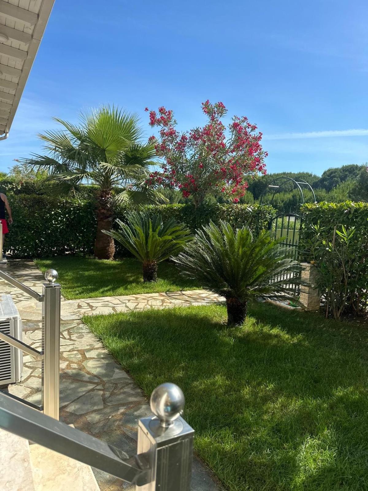 Gjiri I Lalzit Lura 3 Toni Apartament Durrës
