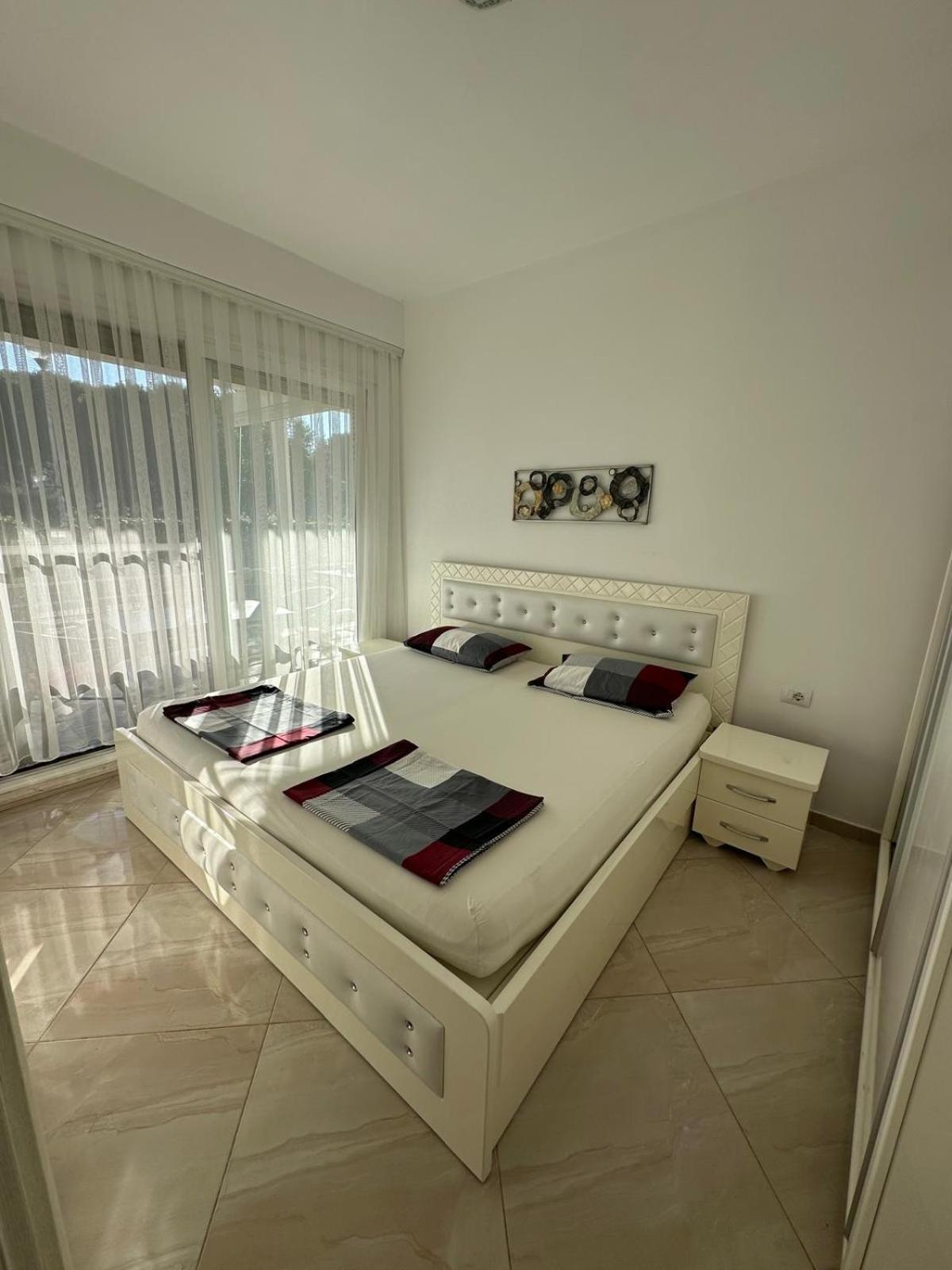 Apartament Gjiri I Lalzit Lura 3 Toni Durrës